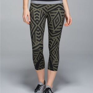 Lululemon Run: Inspire Crop II Sz 6